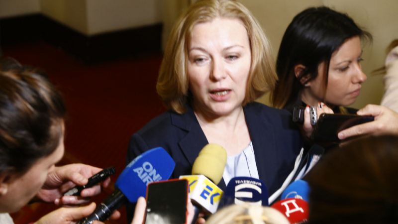 Безапелационна излагация на правосъдната министърка във ВСС за отстраняването на Гешев