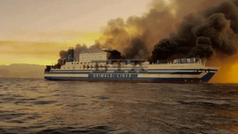Мистерия: Спасили ли са се двама нашенци от огнения ад на ферибота с хеликоптер
