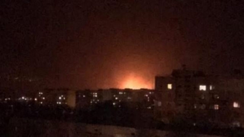 Мощни експлозии в покрайнините на Луганск, градът е обстрелван ВИДЕО