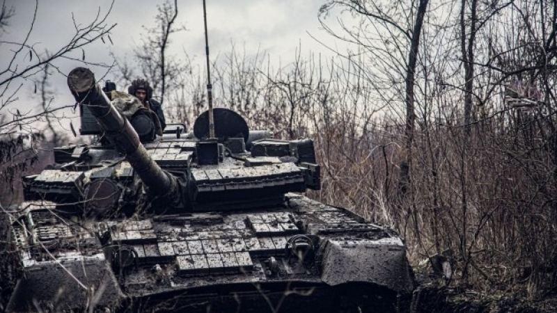 Какво могат да изкарат на бойното поле Русия и Украйна, ако започне война СНИМКИ