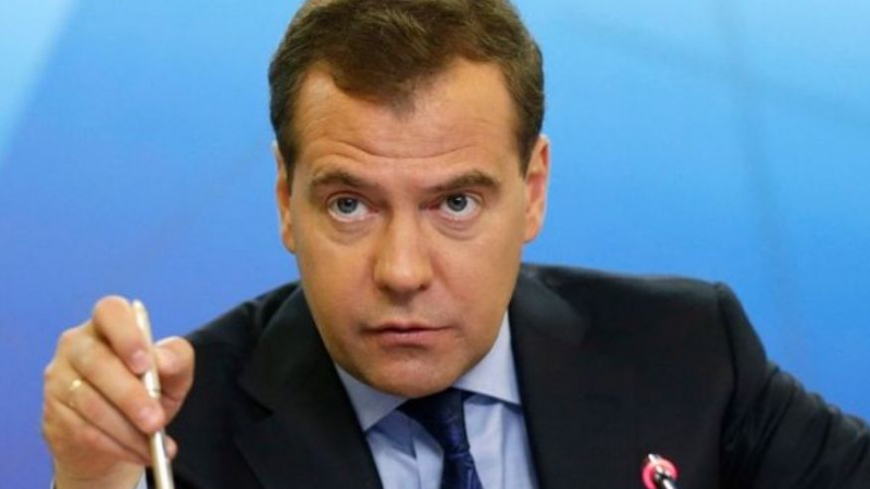 Медведев попари Европа: Скоро ще плащате по 2000 евро за газ!