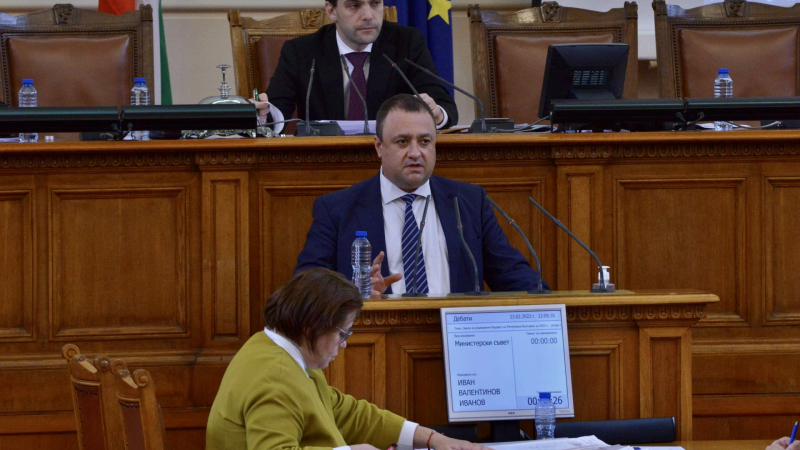 Министър Иванов: Взехме мерки хората да са снабдени с евтина дървесина този и следващия сезон