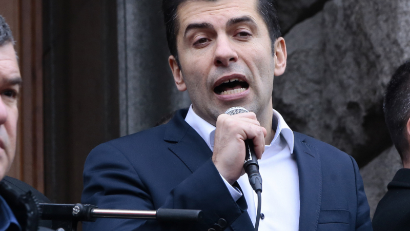 Политолог обясни защо Петков не е лидер, размаха пръст на Радев и посочи кога ще има нови избори