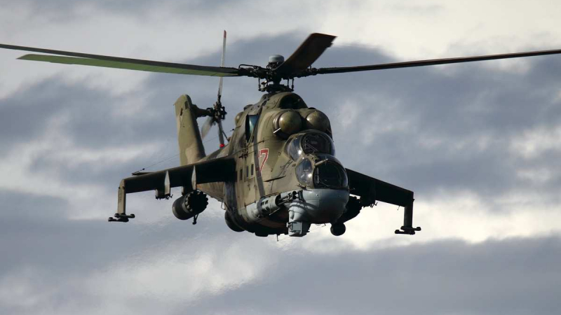 Война: Руски хеликоптер унищожава конвой на ВС на Украйна ВИДЕО