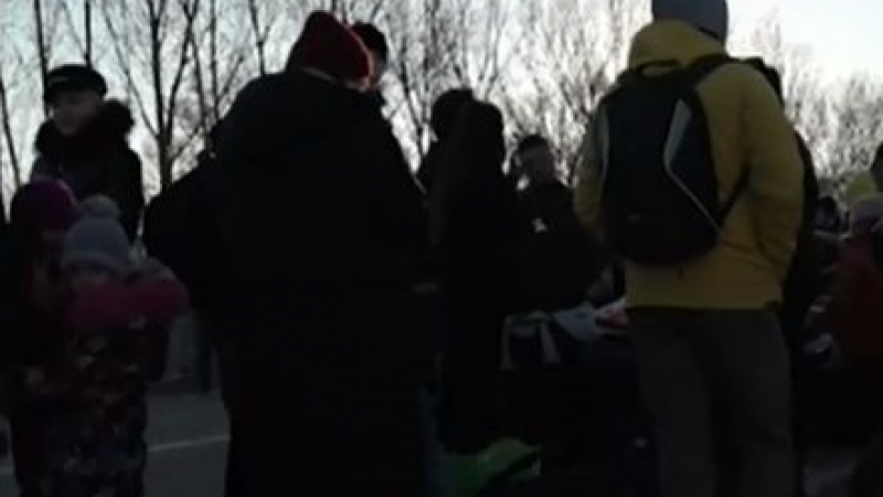 Отмениха пътуването на един от автобусите, с които евакуират българи от Киев