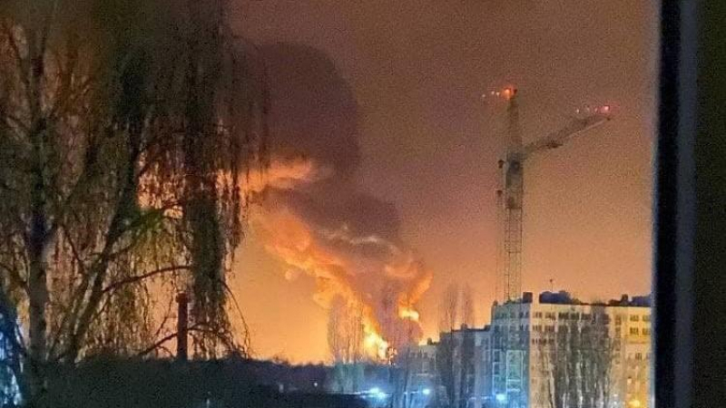 Удариха петролна база във Василков, има опасност от екокатастрофа ВИДЕО