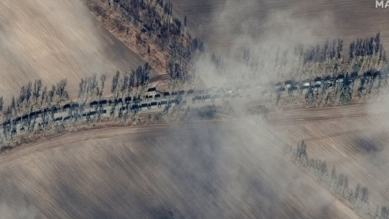 Нови сателитни СНИМКИ показват как руските сухопътни сили приближават към Киев 
