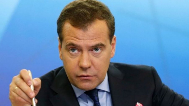 Медведев размаха пръст към ЕС: Мерете си приказките, господа!