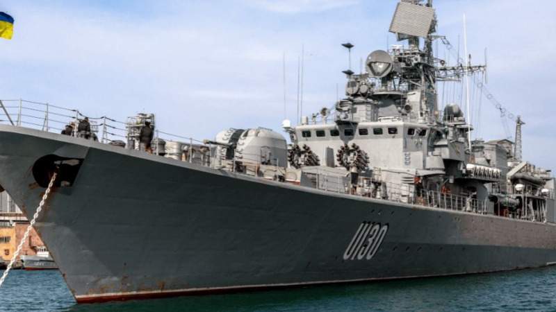 Украйна потопи нарочно флагмана на военноморския си флот СНИМКА 
