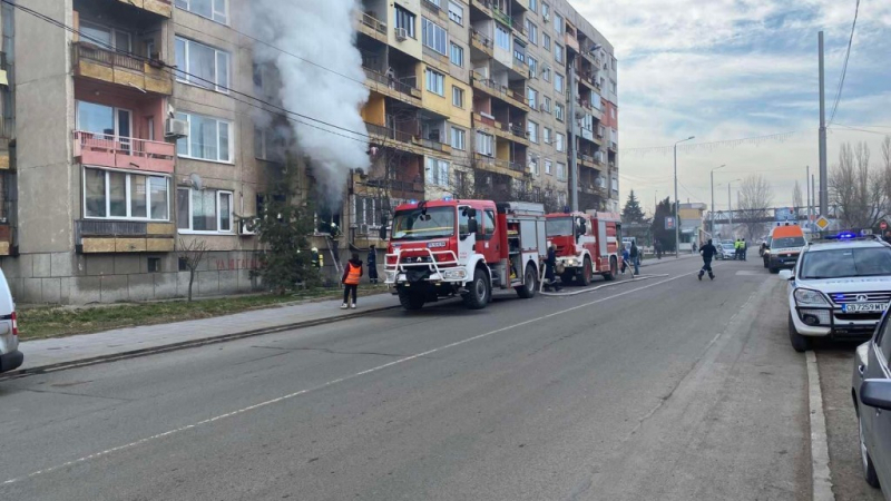 Извънредна ситуация в Перник, евакуират цял блок