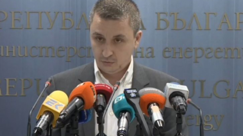 Министър Николов с последни новини за цените на газа, захапа Борисов и Добрев 