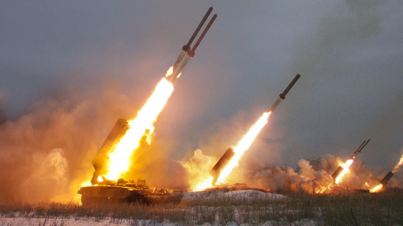 Руските сили удариха Николаев с реактивни снаряди, експлозия разтърси Луганск ВИДЕО