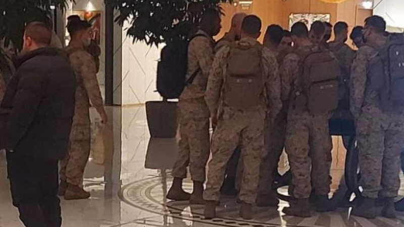 Паника заради СНИМКИ на натовски войници в един от най-скъпите хотели в София, какво се случва?!