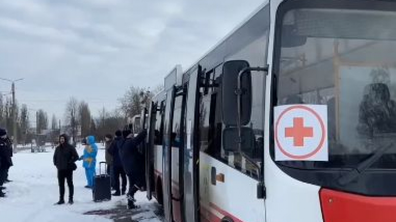 ВИДЕО показва как върви евакуацията на жители на Суми в Украйна