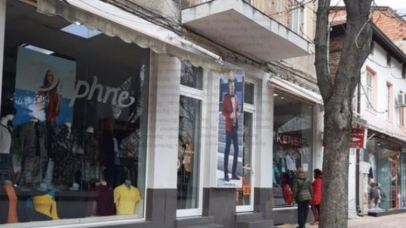 Потресаваща гледка в Сандански, магазините на главната хлопнаха кепенци СНИМКИ