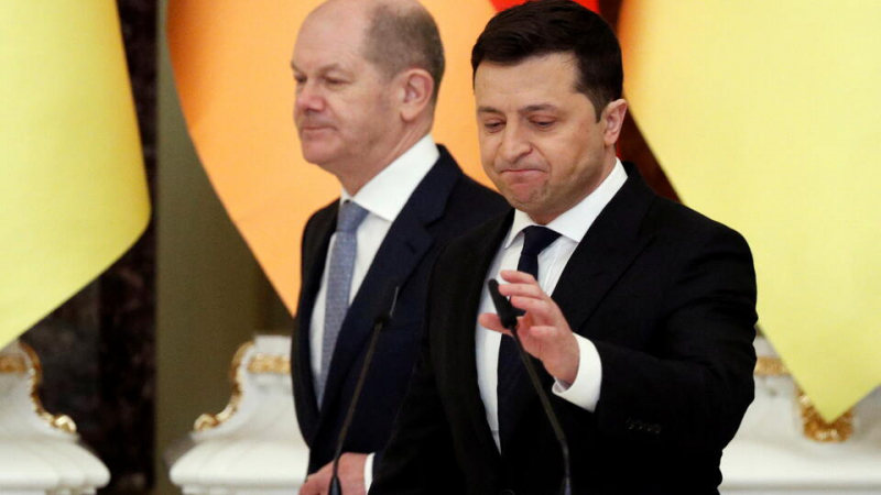 Последният разговор между Зеленски и Шолц бе ужасен, твърди украинският посланик в Германия