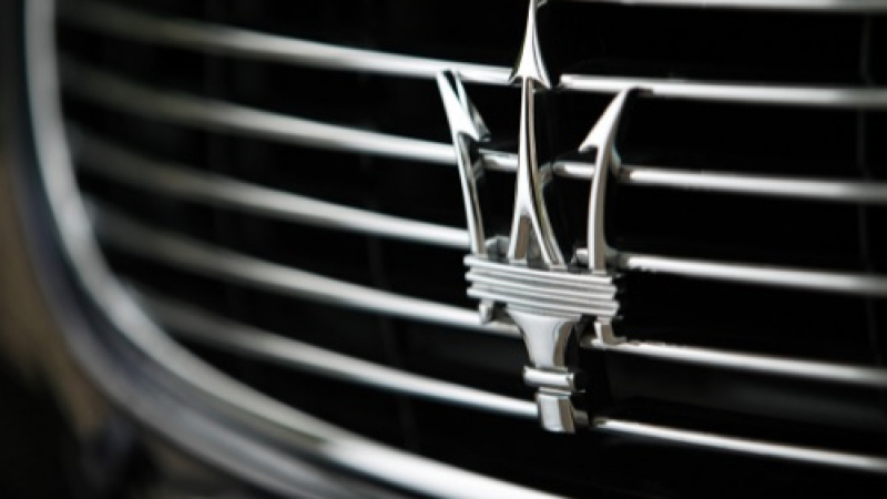 Фотошпиони показаха новия кросоувър на Maserati без никакъв камуфлаж СНИМКИ