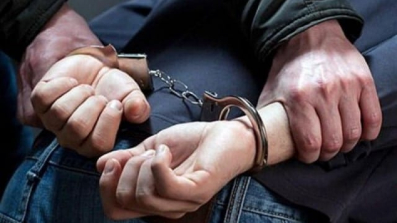 37-г. криминално проявен от Твърдица открадна 8 бона от старец