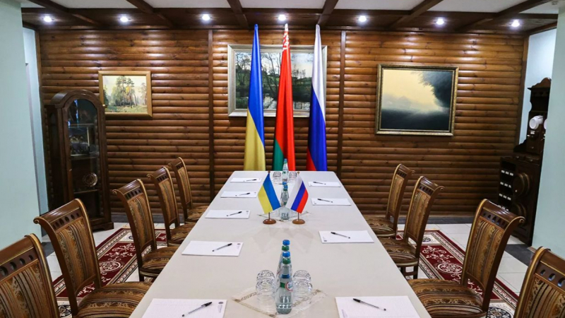 Песков обясни защо се мотаят преговорите с Киев 