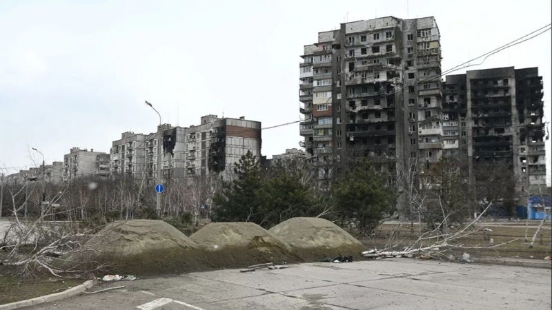 Войските на ДНР "затягат пръстена на обсадата" около Мариупол