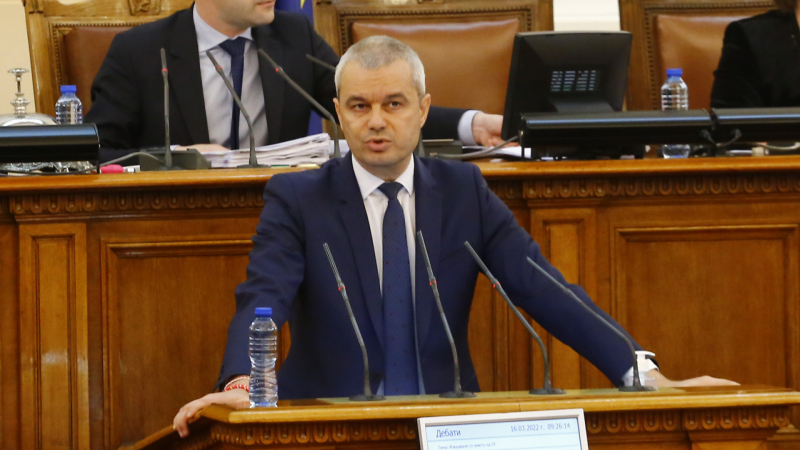 Костадинов готви удар по правителството заради национално предателство 