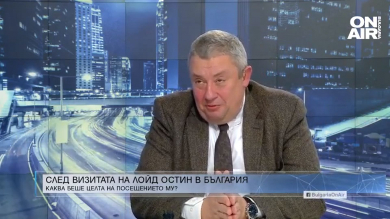 Лазаров: НАТО е като лепенките навремето на СИК и ВИС