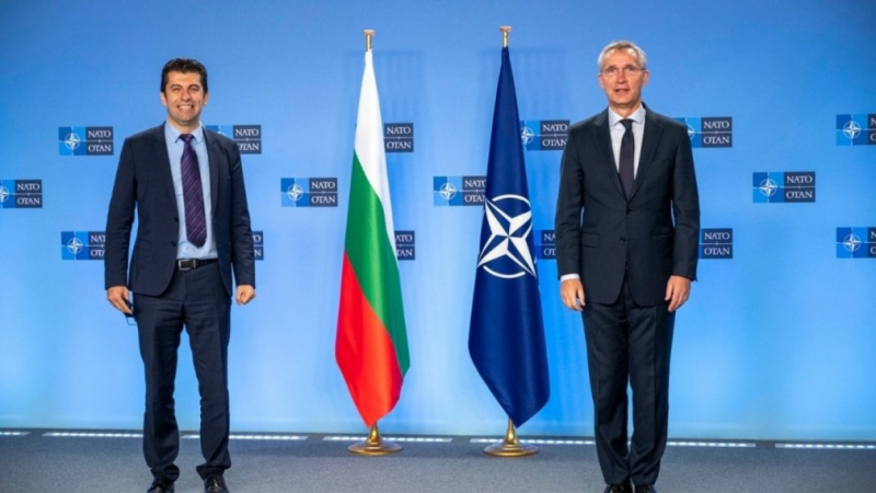 Столтенберг обяви: Разполагаме НАТО-вски батальон в България