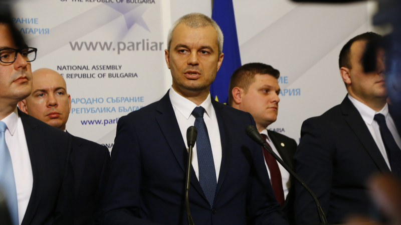 От "Възраждане" зоват за оставка на кабинета "Петков" и предсрочни избори
