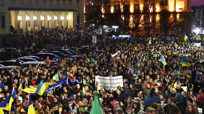 Костадинов с нова тревога за България: На шествието за Украйна  имаше терористична организация, ето коя!