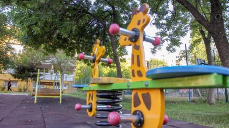 Обявяват свободните места в детските градини и яслите в София