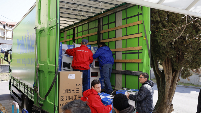 Технополис и Практикер даряват оборудване на жилища за настаняване на украински бежанци