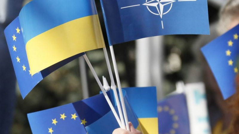 Ненаситни: Украински посланик поиска тлъсти компенсации от НАТО, защото отказал приемането на Украйна в Алианса