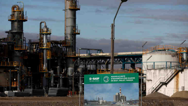 Мегаконцернът BASF обяви, че не може да се откаже от руския газ 