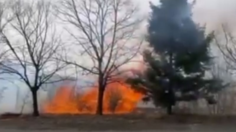 Извънредно! Голям пожар бушува в Бургас ВИДЕО