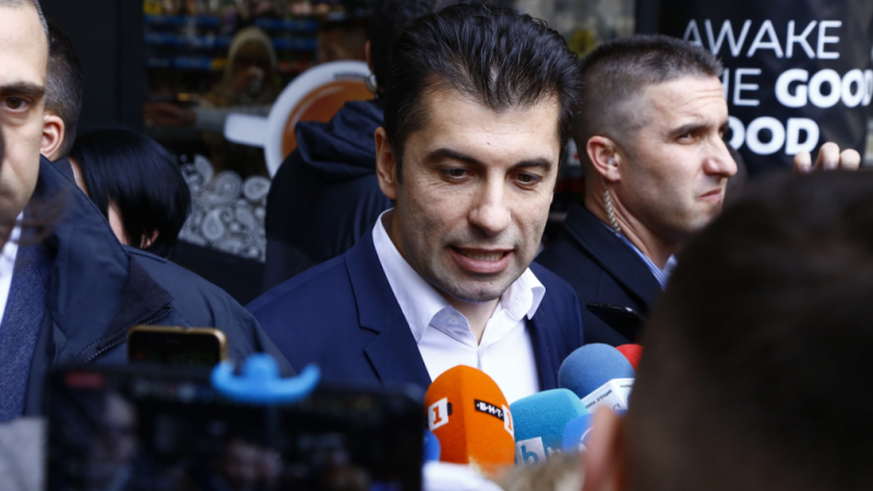 Кабинетът "Петков" потвърди разкритието на БЛИЦ: Отрязаха главата на шефка на важна институция