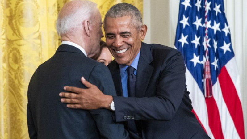 Обама се върна в Белия дом и отбеляза голяма промяна, която шашна Байдън