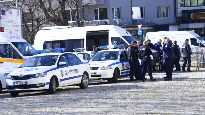 Варненски полицаи предотвратиха огромна трагедия в дома на млад мъж