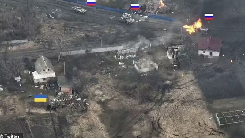 ВИДЕО от войната! Украински танк унищожава цяла колона от руски БТР-и