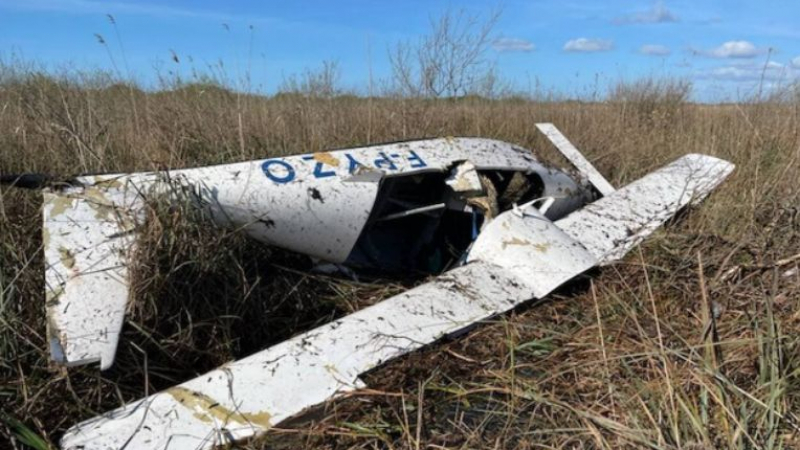 Млада пътничка приземи самолет след зловещ инцидент с пилота 