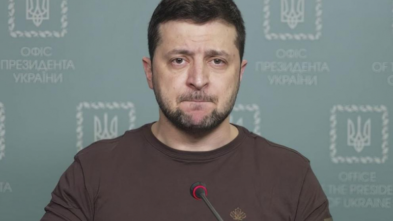 Зеленски призна, че Киев вече не може да спаси Мариупол и обясни защо, обвинявайки Запада 