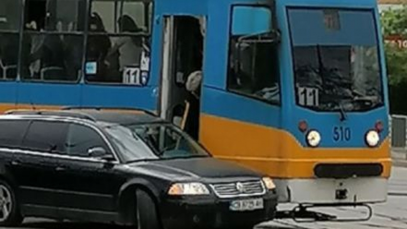 Сигнал до БЛИЦ! Меле с трамвай до bTV в София