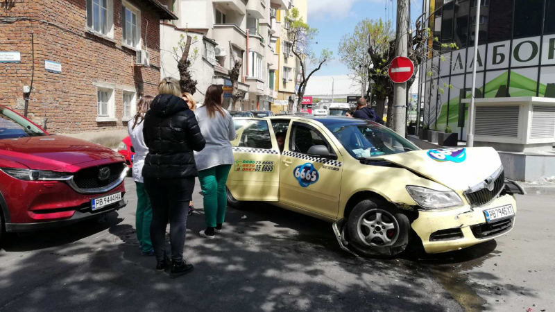 Кошмарен инцидент с малко дете в Пловдив СНИМКИ 