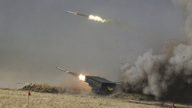 Страховитите оръжия на Пекин, които могат да решат изхода на войната в Украйна СНИМКИ