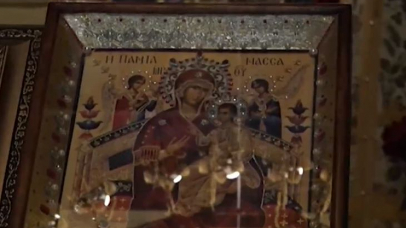 Легендарна чудотворна икона в софийско селце лекува рак