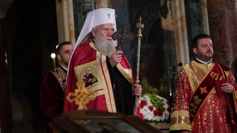 Патриарх Неофит възвести Христовото Възкресение и благослови българите СНИМКИ