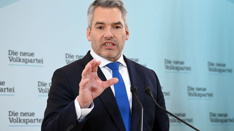 Австрийският канцлер непреклонен: Не мисля, че можем да говорим за разширяване на Шенген