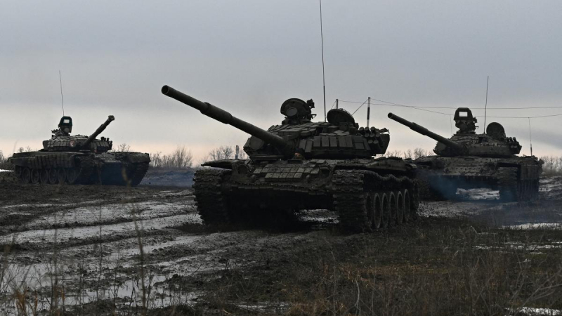 Генщабът на Украйна: Врагът затяга обръча на Донецкото направление, готви се да форсира...