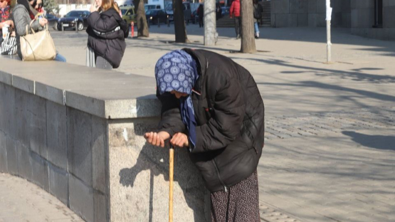 Парите на пенсионерите орязани в план на министерството на Асен Василев 