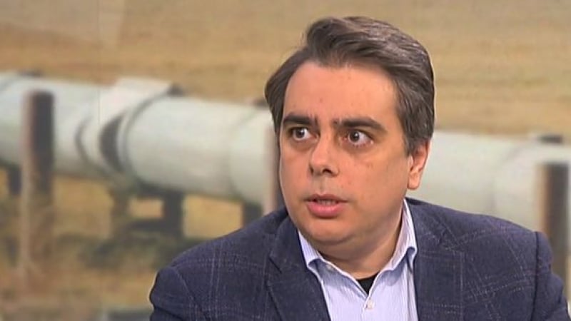 Асен Василев шокира с прогноза за цената на газа и се нахвърли на Радев