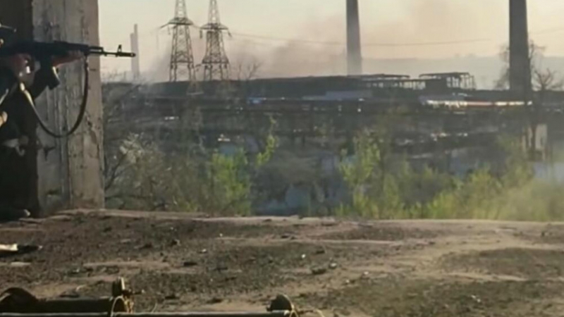 Вижте какво засне дрон в Мариупол: "Азовстал" е под пълен контрол на руснаци и чеченци ВИДЕО